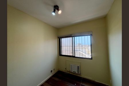 Apartamento à venda com 140m², 4 quartos e 3 vagasQuarto 2