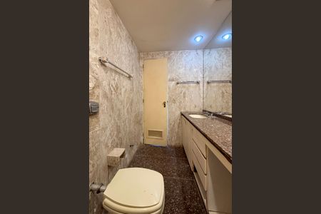 Apartamento à venda com 140m², 4 quartos e 3 vagasSuíte - banheiro