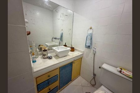 Casa à venda com 3 quartos, 258m² em Piratininga, Niterói