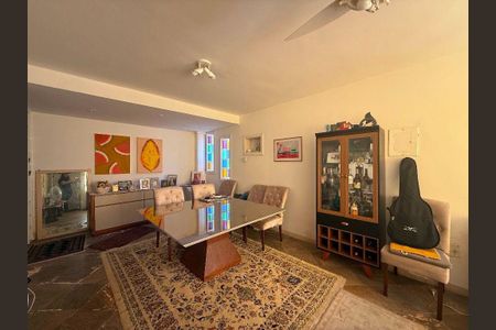 Casa à venda com 3 quartos, 258m² em Piratininga, Niterói