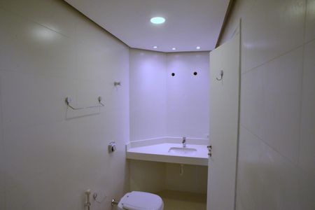 Apartamento à venda com 132m², 3 quartos e 2 vagasBanheiro Social