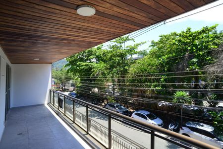 Apartamento à venda com 132m², 3 quartos e 2 vagasVaranda Sala