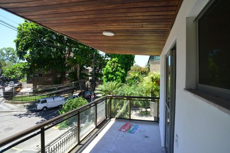 Apartamento à venda com 132m², 3 quartos e 2 vagasVaranda Suíte