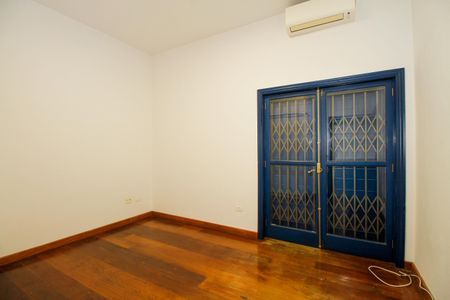 Casa à venda com 379m², 3 quartos e 5 vagasQuarto