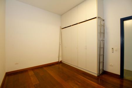 Casa à venda com 379m², 3 quartos e 5 vagasSuíte 2