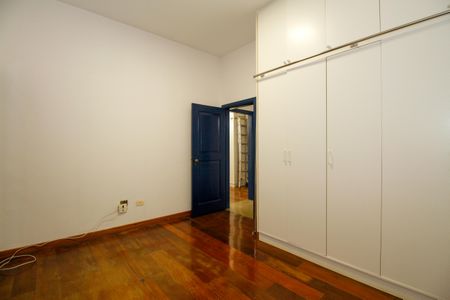 Casa à venda com 379m², 3 quartos e 5 vagasQuarto