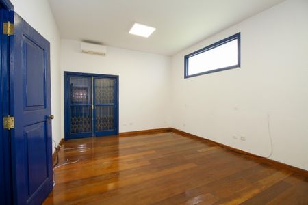 Casa à venda com 379m², 3 quartos e 5 vagasSuíte 1