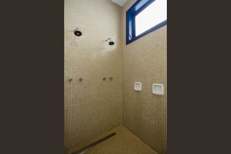 Casa à venda com 379m², 3 quartos e 5 vagasBanheiro da Suíte 1