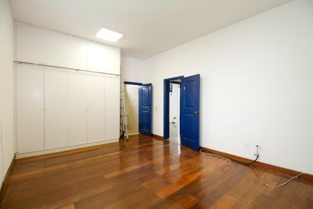 Casa à venda com 379m², 3 quartos e 5 vagasSuíte 1