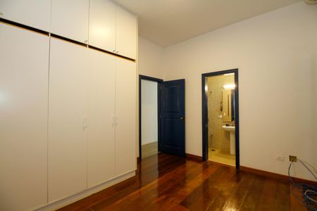 Casa à venda com 379m², 3 quartos e 5 vagasSuíte 2