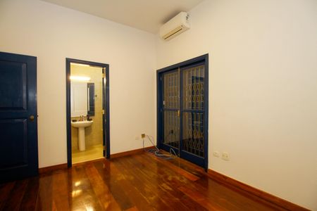 Casa à venda com 379m², 3 quartos e 5 vagasSuíte 2