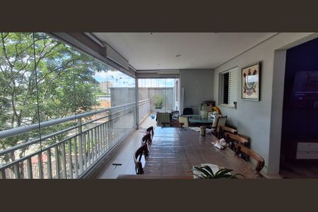 Apartamento para alugar com 100m², 3 quartos e 2 vagas Apartamento para alugar com 100m², 3 quartos e 2 vagasVaranda