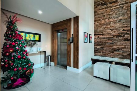 Apartamento para alugar com 81m², 2 quartos e 1 vaga Apartamento para alugar com 81m², 2 quartos e 1 vagaHall de entrada