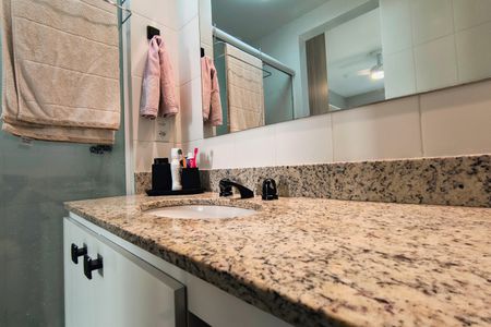 Apartamento para alugar com 81m², 2 quartos e 1 vaga Apartamento para alugar com 81m², 2 quartos e 1 vagaBanheiro da Suíte