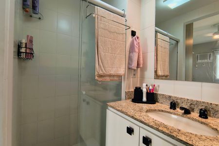 Apartamento para alugar com 81m², 2 quartos e 1 vaga Apartamento para alugar com 81m², 2 quartos e 1 vagaBanheiro da Suíte