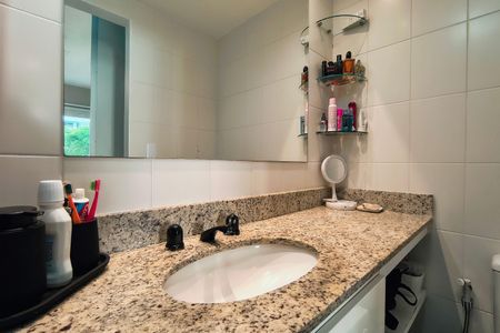 Apartamento para alugar com 81m², 2 quartos e 1 vaga Apartamento para alugar com 81m², 2 quartos e 1 vagaBanheiro da Suíte