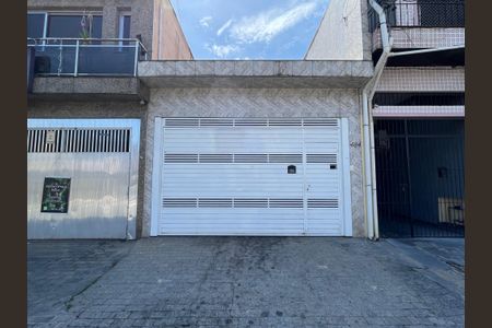 Casa para alugar com 211m², 3 quartos e 2 vagas Casa para alugar com 211m², 3 quartos e 2 vagasFachada