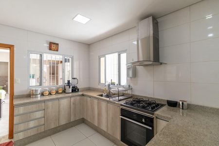 Casa para alugar com 211m², 3 quartos e 2 vagas Casa para alugar com 211m², 3 quartos e 2 vagasCozinha
