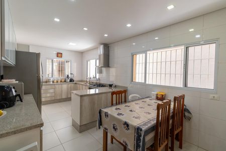 Casa para alugar com 211m², 3 quartos e 2 vagas Casa para alugar com 211m², 3 quartos e 2 vagasCozinha