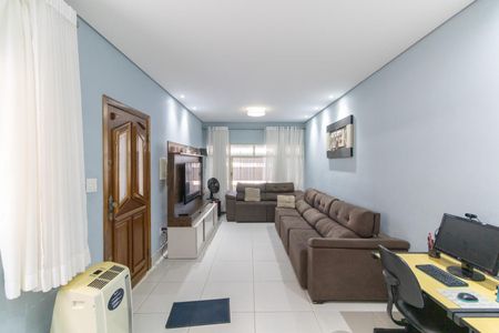 Casa para alugar com 3 quartos, 211m² em Vila Ré, São Paulo