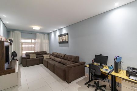Casa para alugar com 211m², 3 quartos e 2 vagas Casa para alugar com 211m², 3 quartos e 2 vagasSala