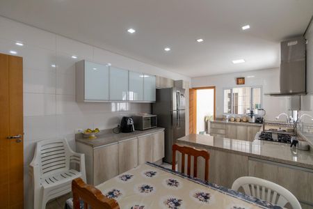 Casa para alugar com 211m², 3 quartos e 2 vagas Casa para alugar com 211m², 3 quartos e 2 vagasCozinha