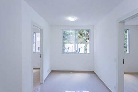 Sala, cozinha e área de serviço de apartamento para alugar com 2 quartos, 35m² em Vila Barreto, São Paulo