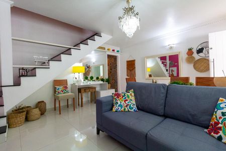 Casa para alugar com 220m², 4 quartos e 2 vagasSala