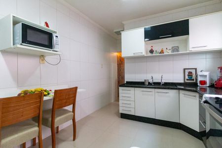 Casa para alugar com 220m², 4 quartos e 2 vagasCozinha