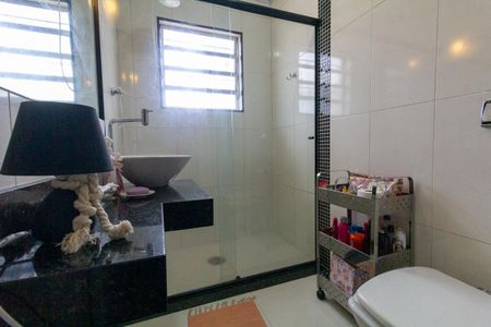 Casa para alugar com 220m², 4 quartos e 2 vagasBanheiro 2