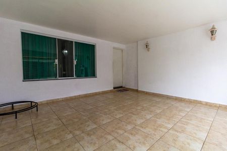 Casa para alugar com 220m², 4 quartos e 2 vagasGaragem