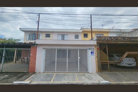 Casa para alugar com 220m², 4 quartos e 2 vagasFachada