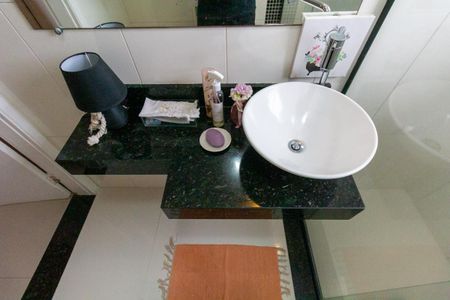 Casa para alugar com 220m², 4 quartos e 2 vagasBanheiro 2