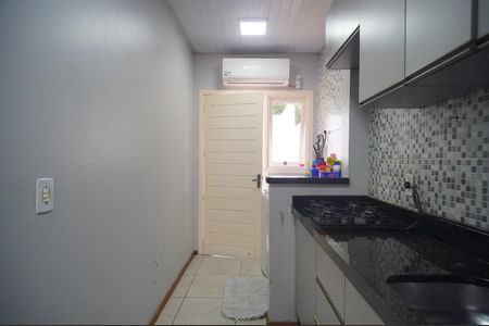 Casa de condomínio à venda com 48m², 2 quartos e 2 vagasCozinha