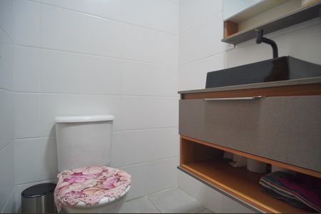 Casa de condomínio à venda com 48m², 2 quartos e 2 vagasBanheiro