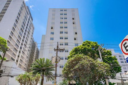 Apartamento para alugar com 110m², 2 quartos e 1 vaga Apartamento para alugar com 110m², 2 quartos e 1 vagaFachada