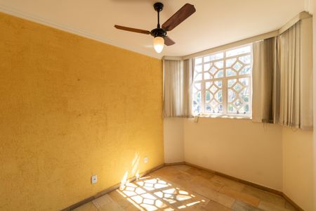 Casa de condomínio à venda com 326m², 4 quartos e 6 vagasSala de TV