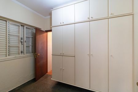 Casa de condomínio à venda com 326m², 4 quartos e 6 vagasQuarto de Serviço