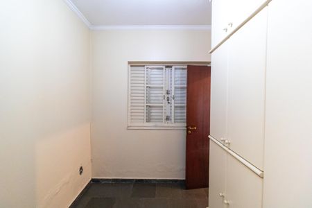 Casa de condomínio à venda com 326m², 4 quartos e 6 vagasQuarto de Serviço