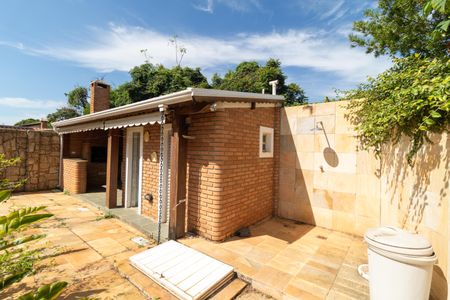 Casa de condomínio à venda com 326m², 4 quartos e 6 vagasQuintal