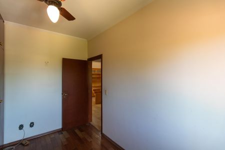 Casa de condomínio à venda com 326m², 4 quartos e 6 vagasQuarto 01