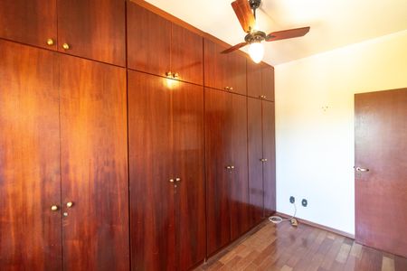 Casa de condomínio à venda com 326m², 4 quartos e 6 vagasQuarto 01