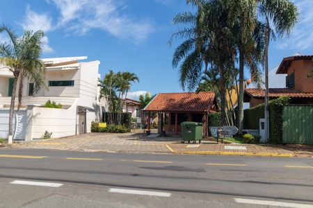 Casa de condomínio à venda com 326m², 4 quartos e 6 vagasFachada do condomínio