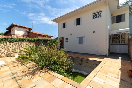 Casa de condomínio à venda com 326m², 4 quartos e 6 vagasQuintal