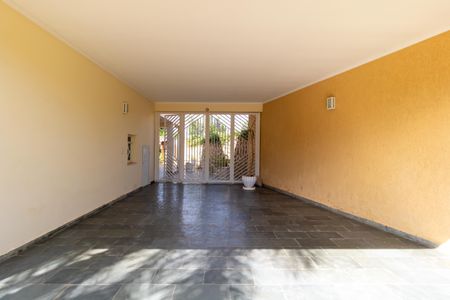 Casa de condomínio à venda com 326m², 4 quartos e 6 vagasGaragem