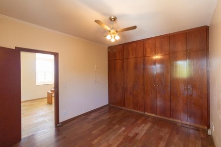 Casa de condomínio à venda com 326m², 4 quartos e 6 vagasSuíte 02