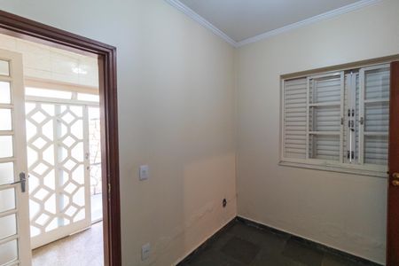 Casa de condomínio à venda com 326m², 4 quartos e 6 vagasQuarto de Serviço