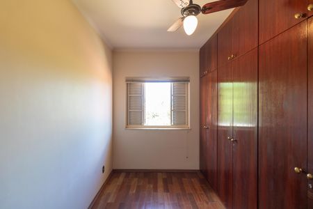 Casa de condomínio à venda com 326m², 4 quartos e 6 vagasQuarto 01