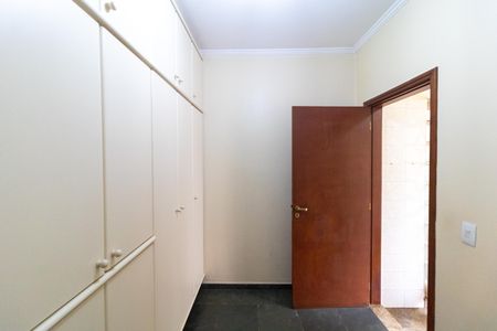 Casa de condomínio à venda com 326m², 4 quartos e 6 vagasQuarto de Serviço