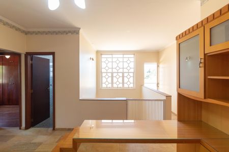 Casa de condomínio à venda com 326m², 4 quartos e 6 vagasEscritório